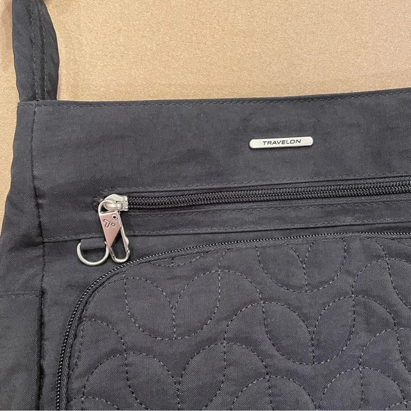 Travelon Exclusive Edition Black Quilted Anti-Theft Crossbody Bag - Picture 2 of 12